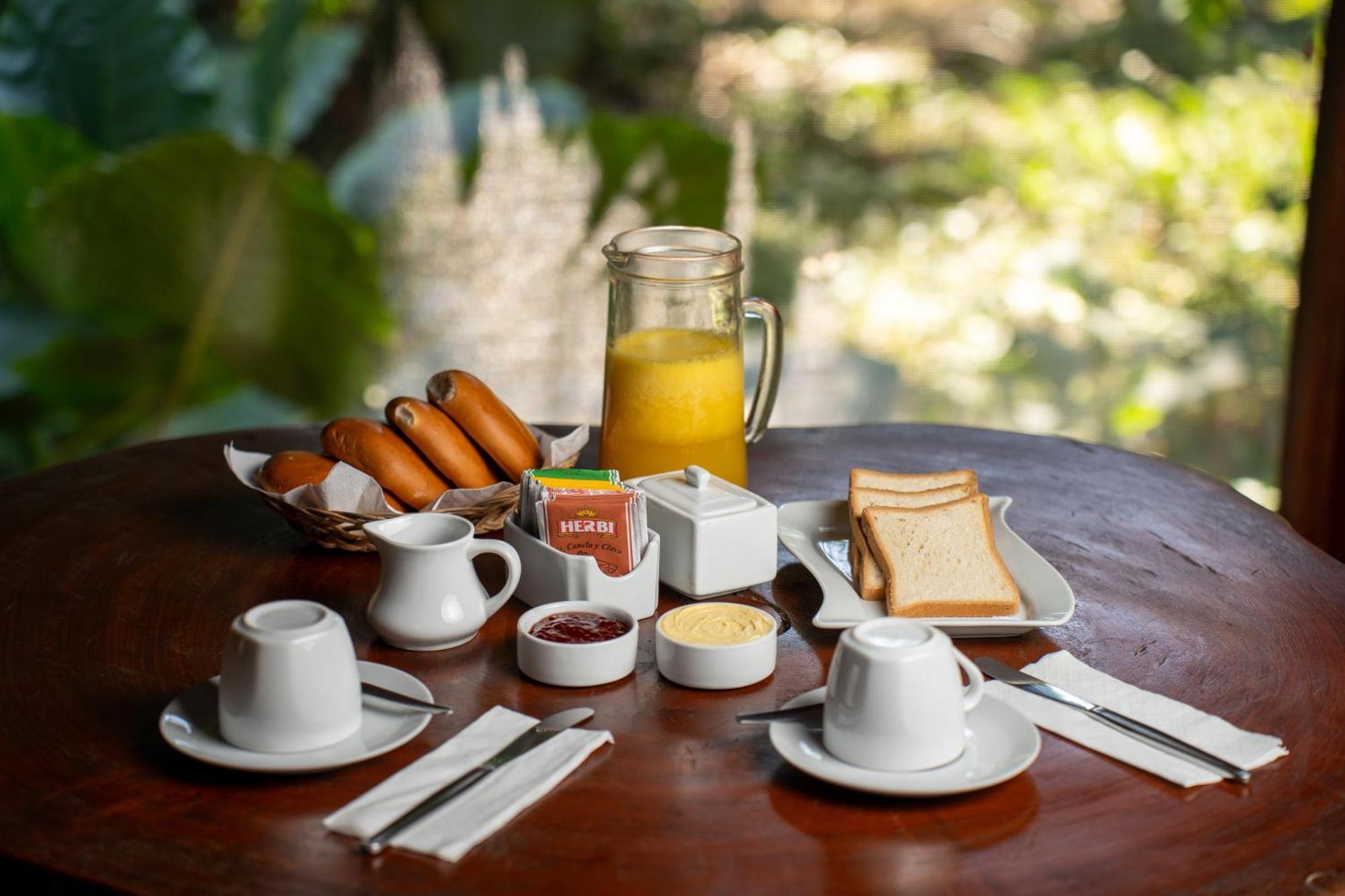 Ecolucerna Lodge Tambopata 푸에르토말도나도 외부 사진